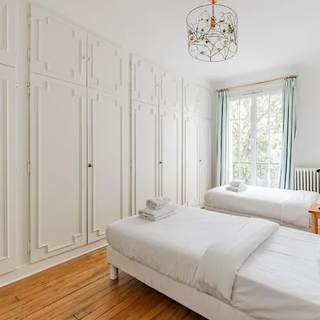 Parc Montsouris - In A Pretty Square - 2 Bedrooms Apartament